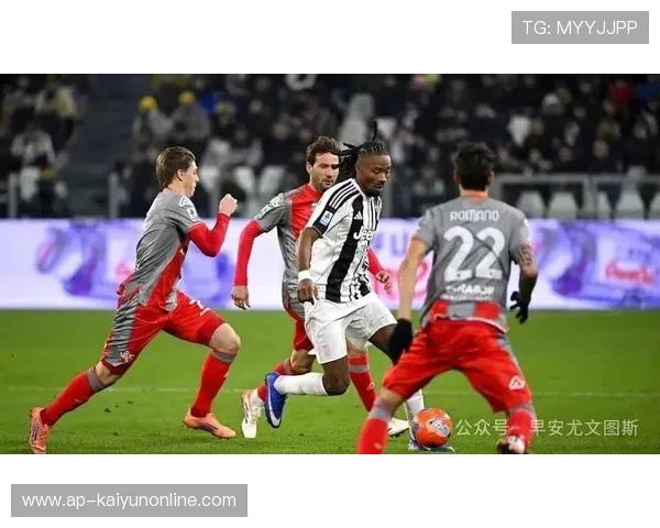 尤文突然提速突破，基耶萨一扣一射完成破门